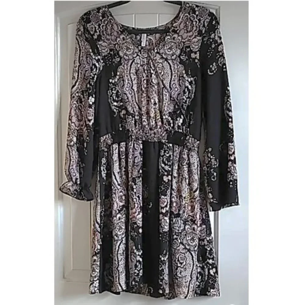 Exhilaration Stunning black and flower pattern dress long sleeve elastic Dress - Picture 2 of 12